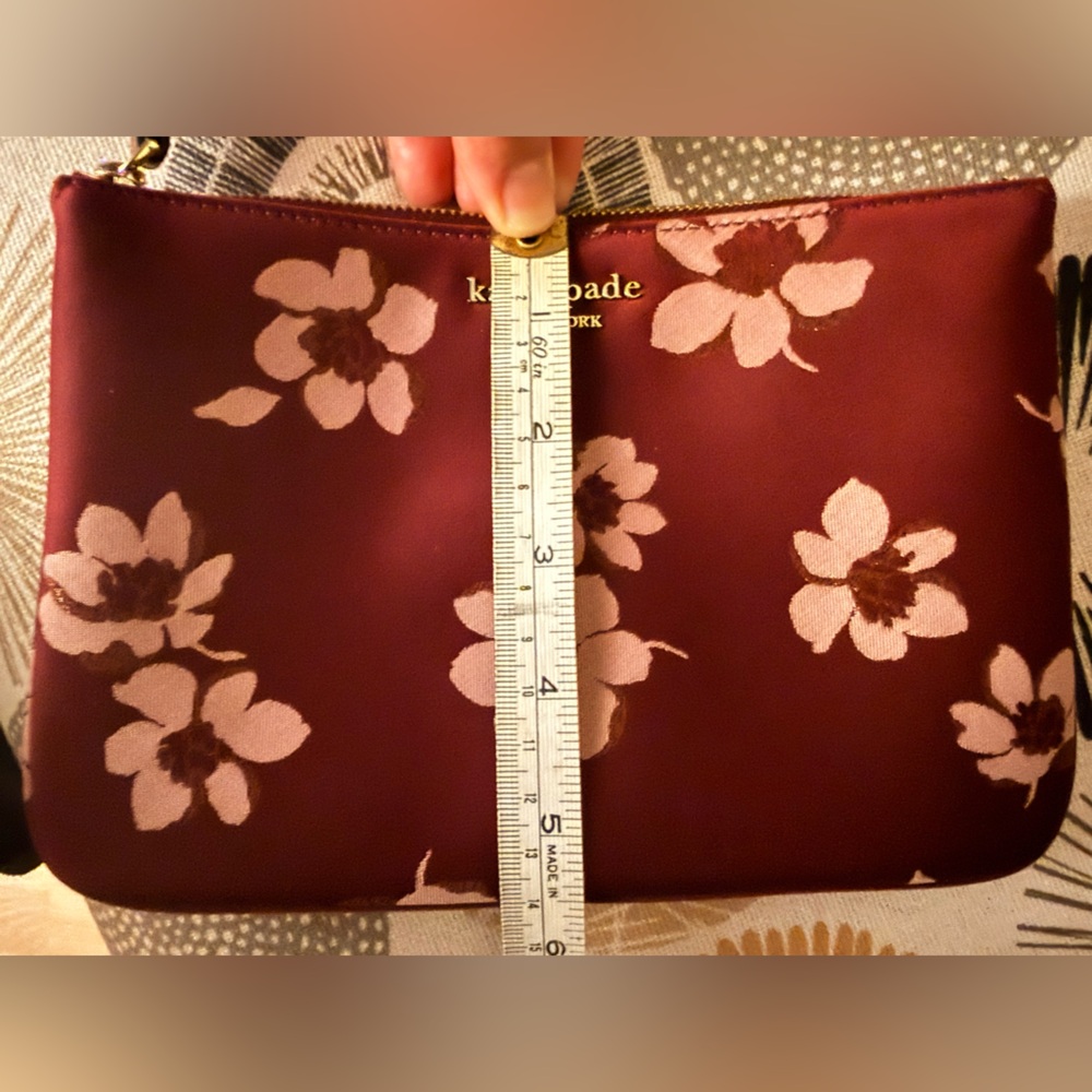♠️Kate Spade Burgundy Floral Wristlet Clutch Excellent Condition - Picture 7 of 7